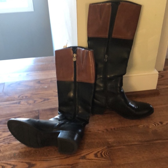 SOLD.   Etienne aigner Womens boot exc cond barely worn sz 6 1/2 - Picture 2 of 6